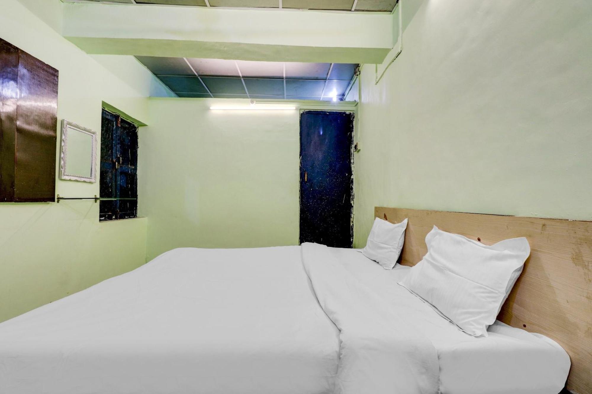 Hotel O Shree Radha Guest House Джханси Экстерьер фото